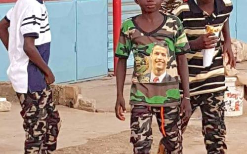 Est-ce vrai que le port de vêtement à imprimé militaire par les civils est interdit au Cameroun ?
