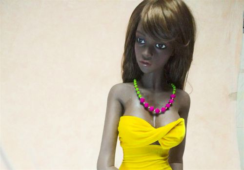 Non, les love dolls ne sont pas vendues au Cameroun, mais au Nigeria