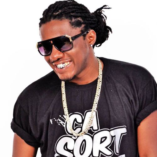 Was Maalhox beaten onstage in a Yaoundé nightclub?