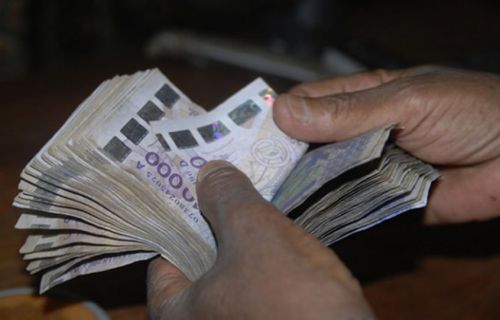 La langue anglaise n&#039;est pas visible sur les billets de banque au Cameroun