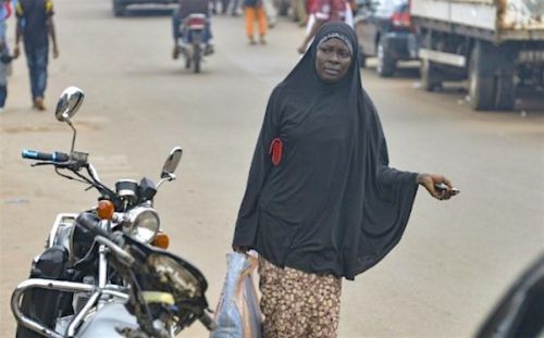 Is it forbidden to wear the full-face veil in Cameroon ?