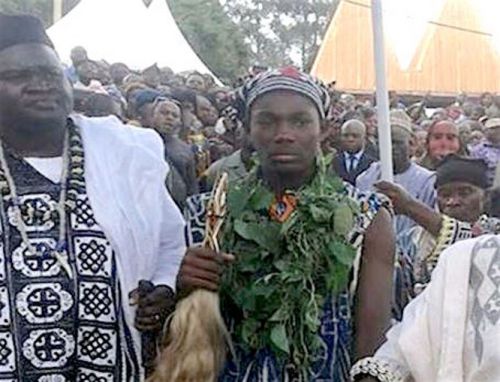 Is it true that someone can be enthroned as king before reaching 15, in a Western chieftaincy?