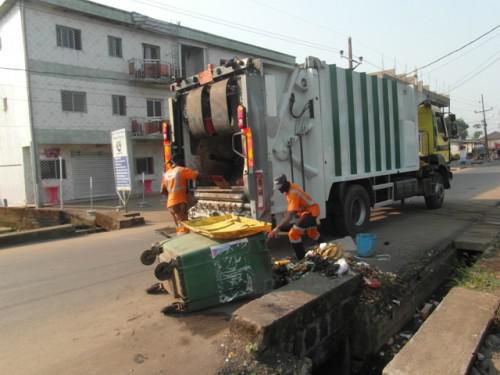 Hysacam est au bord de la faillite. Il n&#039;y aura bientôt plus personne pour collecter les déchets à Yaoundé !