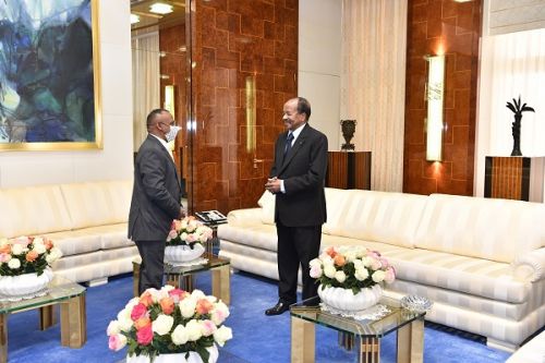 Renewable energies, agriculture:  Sri Lanka presents its investment offer to Paul Biya