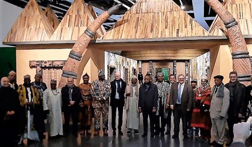 France: le patrimoine culturel camerounais valorisé à travers l’exposition « Sur la Route des chefferies »