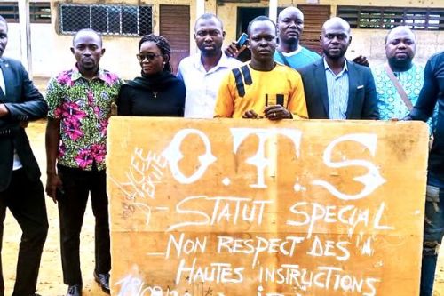 Cameroon teachers&#039; unions form collective to push for special status