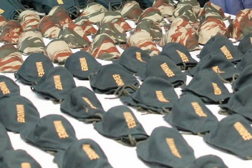 Covid-19 : L’armée accélère la production des masques pour satisfaire la demande des casernes
