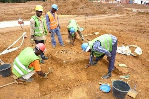 Près de 11 000 objets archéologiques retrouvés sur le site du barrage de Lom Pangar bientôt rétrocédés à l’État