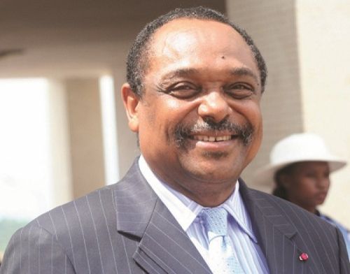 Non, Grégoire Owona, le ministre camerounais du travail, n’est pas en France ce 31 janvier 2019