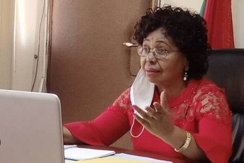 Enseignements secondaires : Nalova Lyonga en guerre contre l’absentéisme des enseignants
