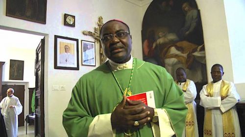 No, Abraham Kome, bishop of Bafang’s diocese does not have a Facebook account