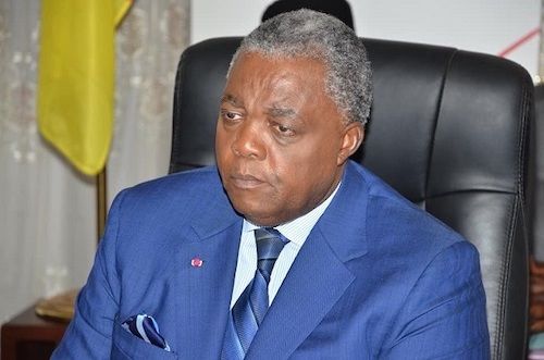 Yaoundé rejette les accusations d’un activiste de la diaspora face à Macron au Salon de l’agriculture de Paris