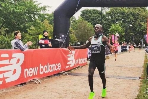 Athlétisme : le Camerounais Eric Mbacha signe sa deuxième victoire au marathon d’Helsinki