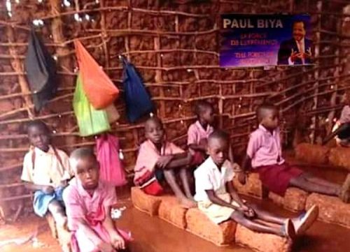 Non, cette photo ne montre pas une classe inondée au Cameroun