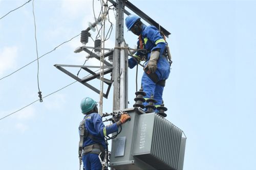 Ébolowa : de nouveaux transformateurs pour régler les baisses de tension électrique