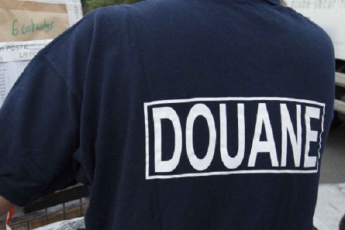 Adamaoua : plus de 10 000 téléphones portables de contrebande saisis par la Douane