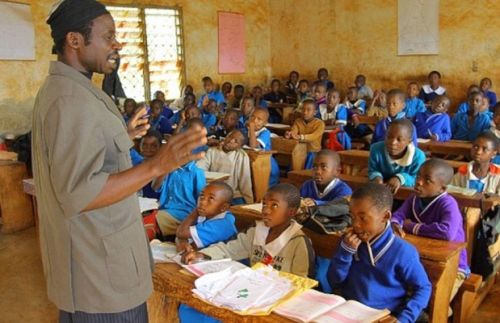 Éducation de base : le gouvernement lance un recrutement de 3 000 instituteurs