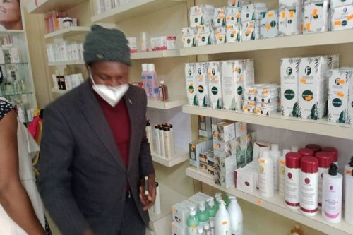 Cosmétiques : le Cameroun veut éliminer du marché le mercure, utilisé comme agent de blanchissement de la peau