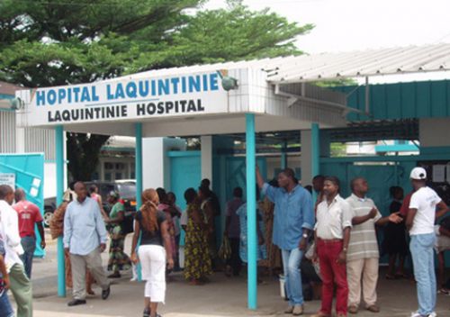Il existerait un pavillon Samuel Eto’o à l’hôpital Laquintinie en hommage à Monique Koumatekel