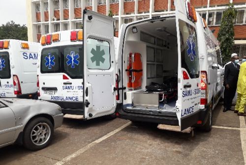 Le Cameroun se dote de nouvelles ambulances pour faciliter les transports sanitaires liés à la Covid-19, dans un contexte de regain de l’épidémie