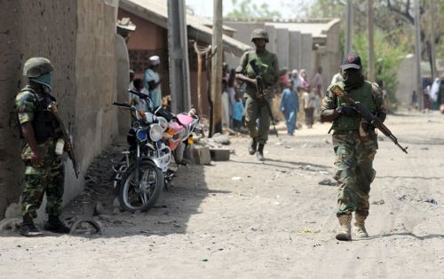 Extrême-Nord : Boko Haram tue 7 personnes dans une incursion punitive en représailles à des tirs d’artillerie de l’armée