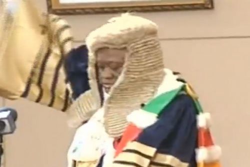 Conseil constitutionnel : Joseph Owona prête serment devant le Parlement réuni en congrès