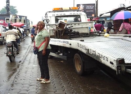 Oui, des individus non identifiés perçoivent illégalement l&#039;argent des parkings payants à Douala