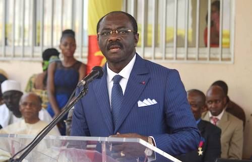 No, the minister of sports Narcisse Mouelle Kombi is not recruiting 500 young Cameroonians