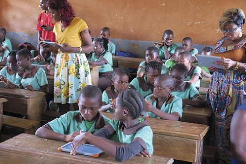 Education de base : le Cameroun compte moins d’un maître pour une école de 100 élèves, en dépit des recrutements massifs