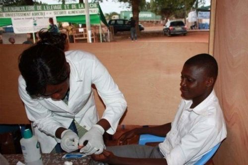 Le Cameroun lance une campagne de dépistage des hépatites virales qui tuent 10 000 personnes par an
