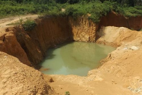 Exploitation de l’or : un éboulement de terre engloutit plusieurs personnes dans une mine à Belita