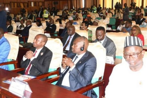 Parlement : des députés agacés par le dépôt tardif du projet de loi de finances par le gouvernement