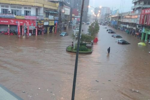 Météo : des pluies diluviennes avec risques d’inondations annoncées à Yaoundé et de glissements de terrain à l’Ouest