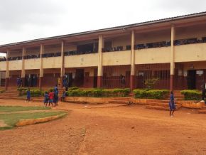 Yaoundé : plus de 10 000 diplômes abandonnés au Lycée bilingue d’Ekounou