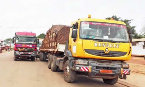 Douala : le préfet du Wouri interdit la circulation des poids lourds en journée sur les voies urbaines