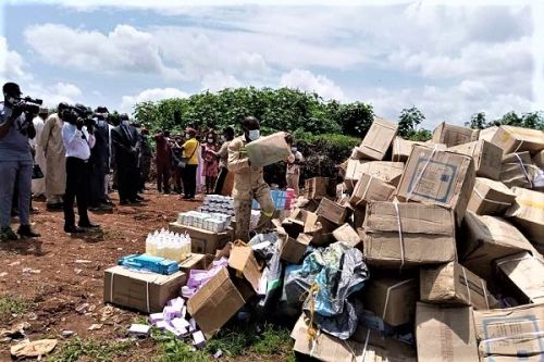 Bertoua : près de 136 millions FCFA de médicaments illicites détruits