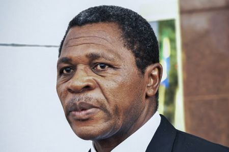 le ministre Atanga Nji préoccupé par la gestion des 48 armureries du pays