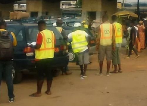Douala : le préfet du Wouri recadre l’activité des agents communaux accusés de faire du contrôle routier