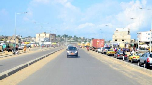 Yes, trucks are forbidden from moving along the Eastern entrance road of Douala at set times