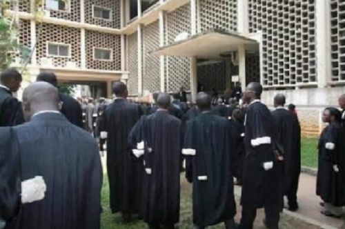 Incident du TPI de Bonanjo : deux avocats reconnus coupables d’escroquerie
