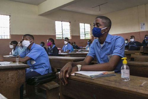 Covid-19 : des élèves et enseignants testés positifs dans des écoles de Douala