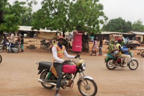 CAN 2021 : le gouvernement veut réguler l’activité des mototaxis à Garoua pour préserver l’image du Cameroun