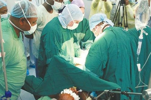 L’université de Yaoundé I lance le diplôme international de chirurgie endoscopique en gynécologie