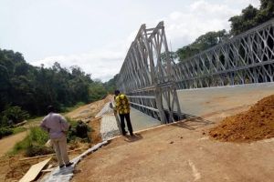 Six ans après l’arrêt, le ministre des Travaux publics annonce le redémarrage du projet de ponts métalliques préfabriqués