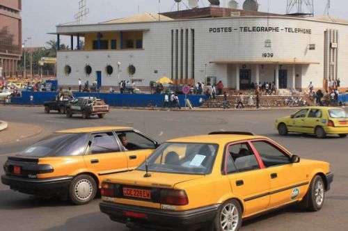 Transport urbain : bientôt une hausse des prix du taxi de 50 FCFA au Cameroun