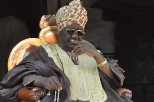 Décès du Sultan Ibrahim Mbombo Njoya, ancien ministre et proche du président Paul Biya