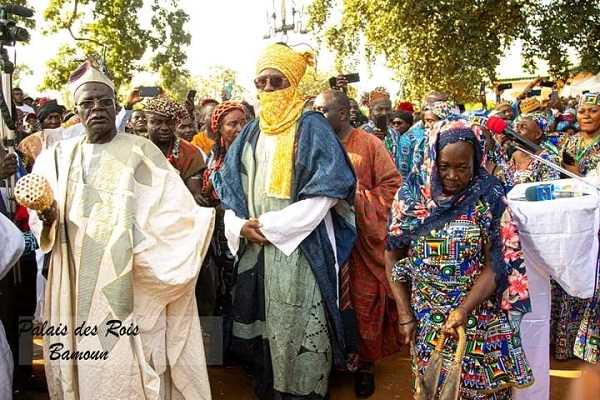 noun-le-sultan-nabil-mbombo-njoya-appelle-au-calme-apres-les-echauffourees-entre-bamoun-et-tikar