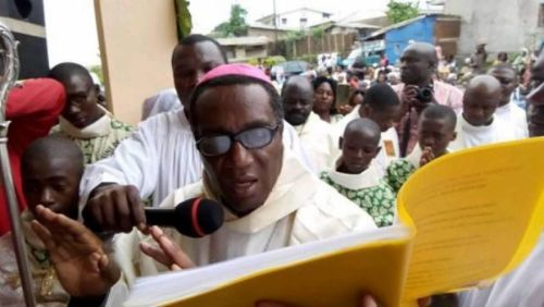 L’évêque de Nkongsamba interdit le vaccin contre le col de l’utérus dans les structures sous sa responsabilité