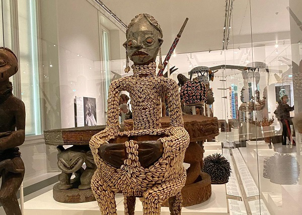 biens-culturels-l-allemagne-veut-restituer-la-statue-d-une-deesse-derobee-il-y-a-120-ans-au-cameroun