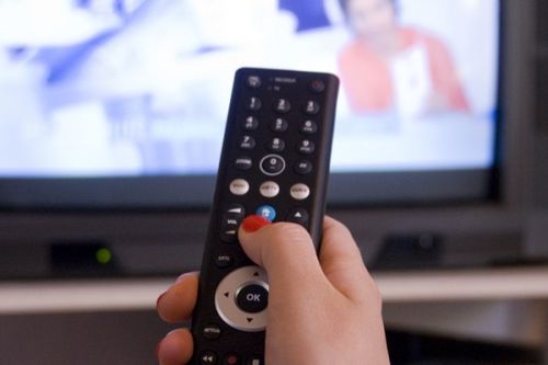 Télédiffusion : le Cameroun a un taux de pénétration de la télévision dans les foyers de 57 % (rapport)